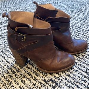 Brown leather Heeled boot